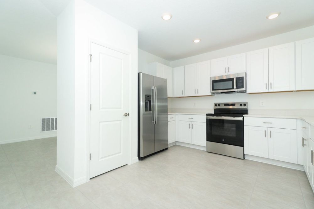 007-Kitchen_Alt_View