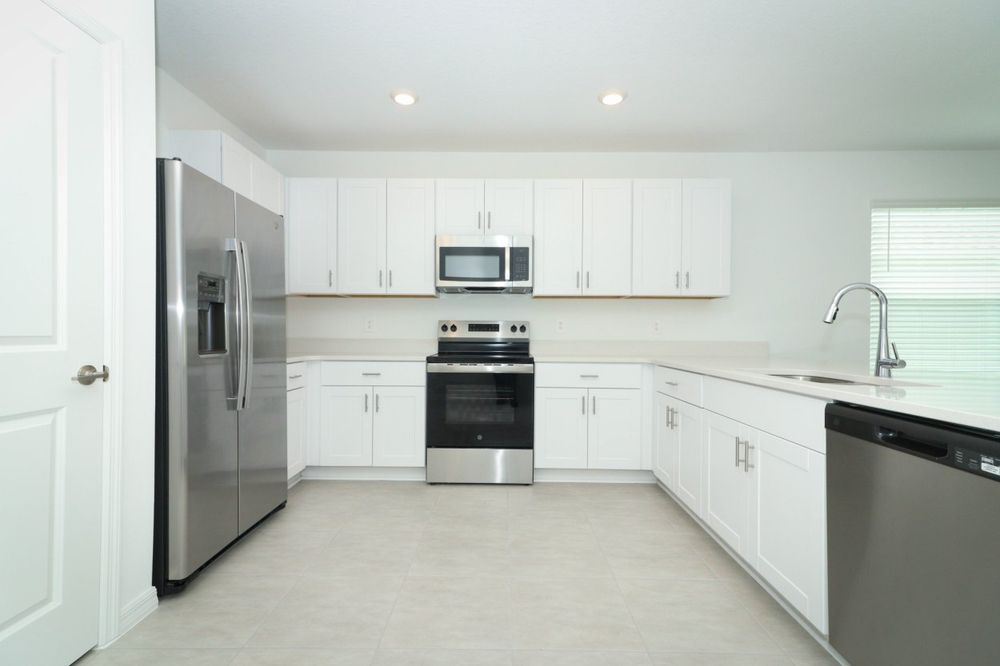008-Kitchen_Alt_View