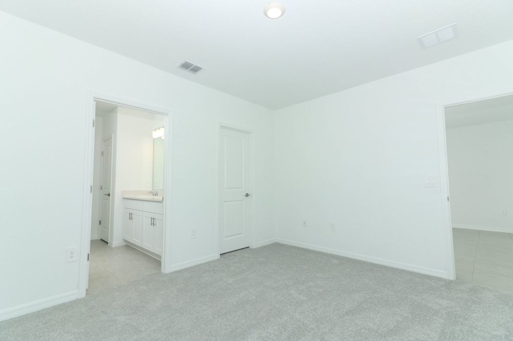 018-Master_Bedroom_Alt_View