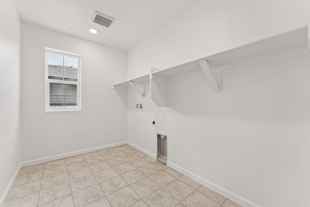 033-8948-Whiteclover-St