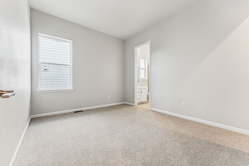 034-9379-Russell-Cir