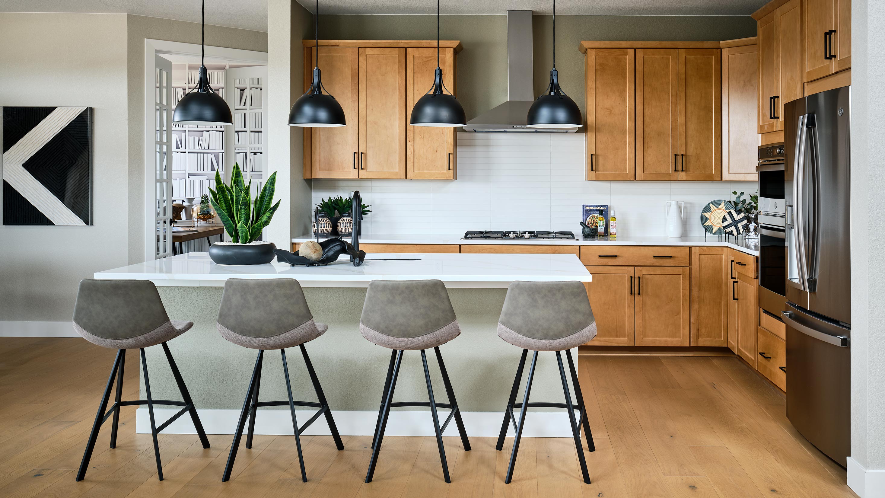 03 ng-Glass-Reserve-The-Roxborough-03-01-23-Kitchen-16X9-Web