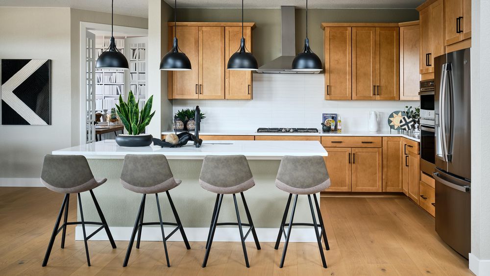 03 ng-Glass-Reserve-The-Roxborough-03-01-23-Kitchen-16X9-Web