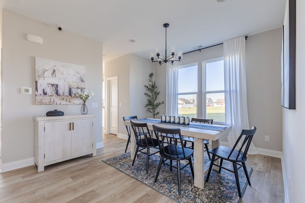 04 Dining Area