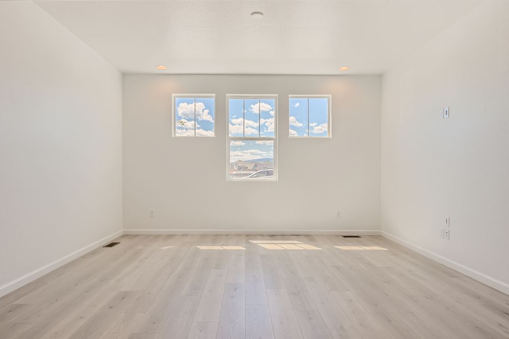 04 Living Room Feature
