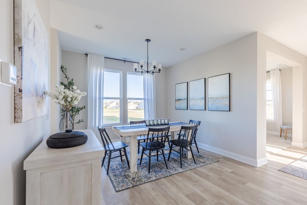 05 Dining Area