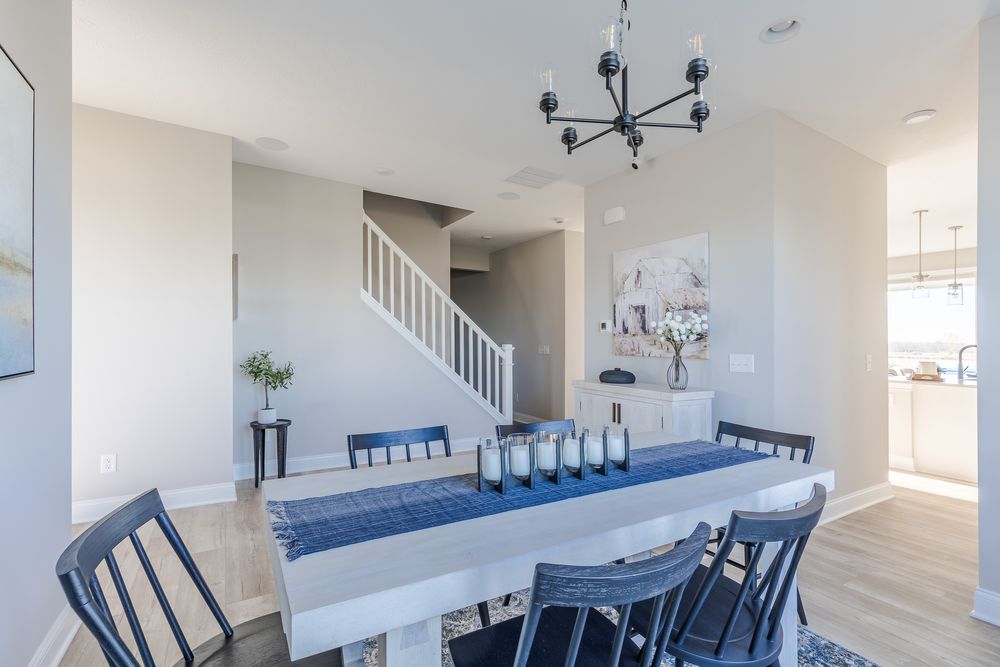 06 Dining Area