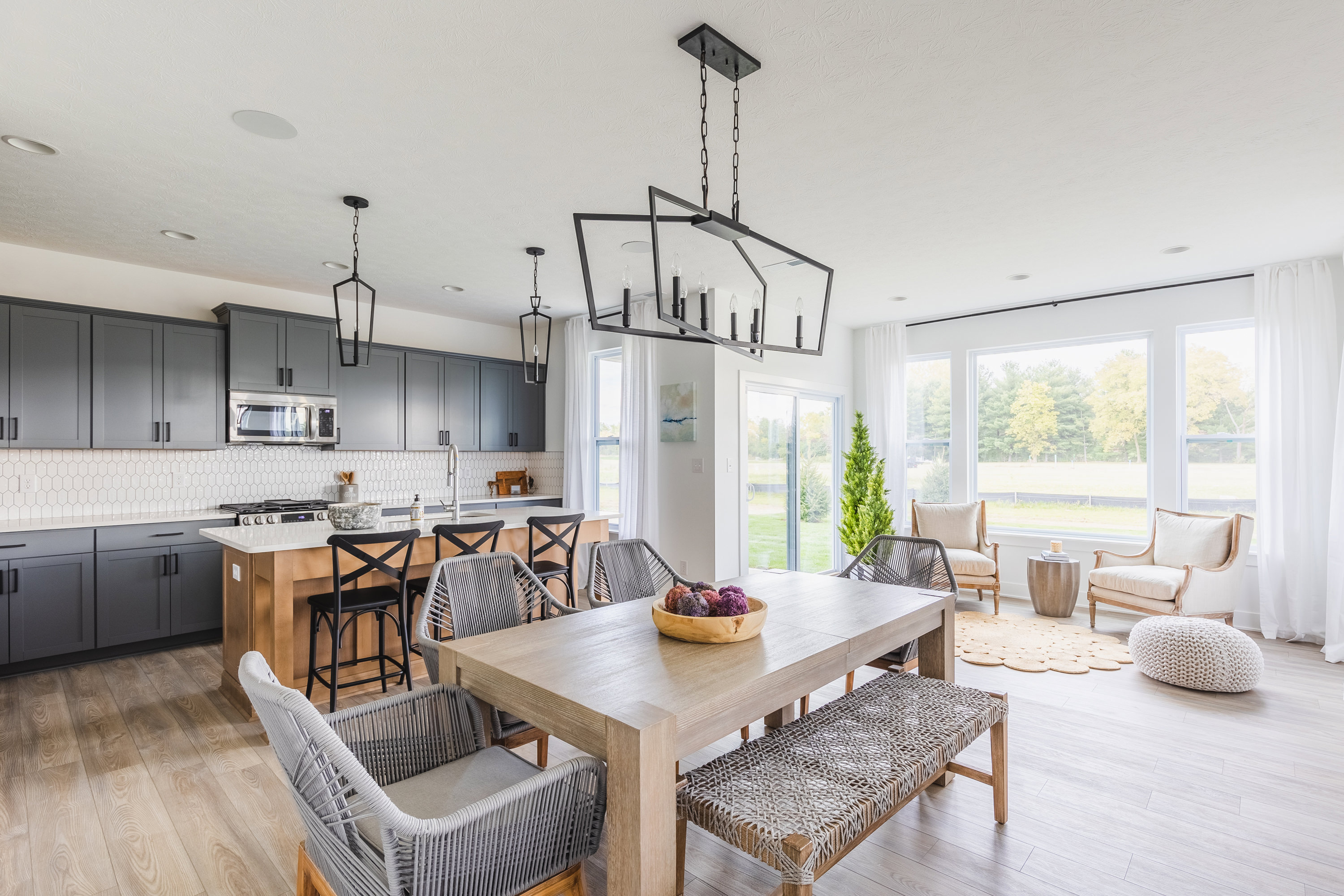 07 Dining Area