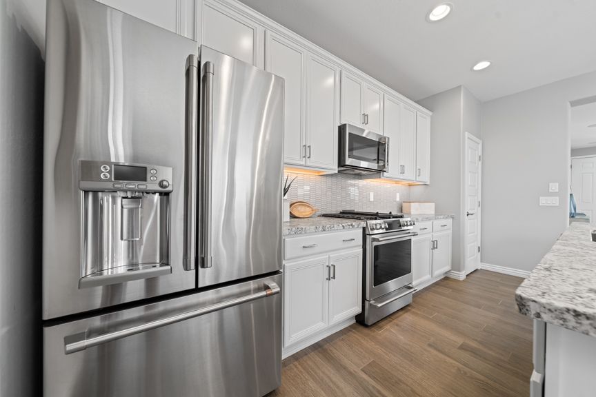 10 - Kitchen