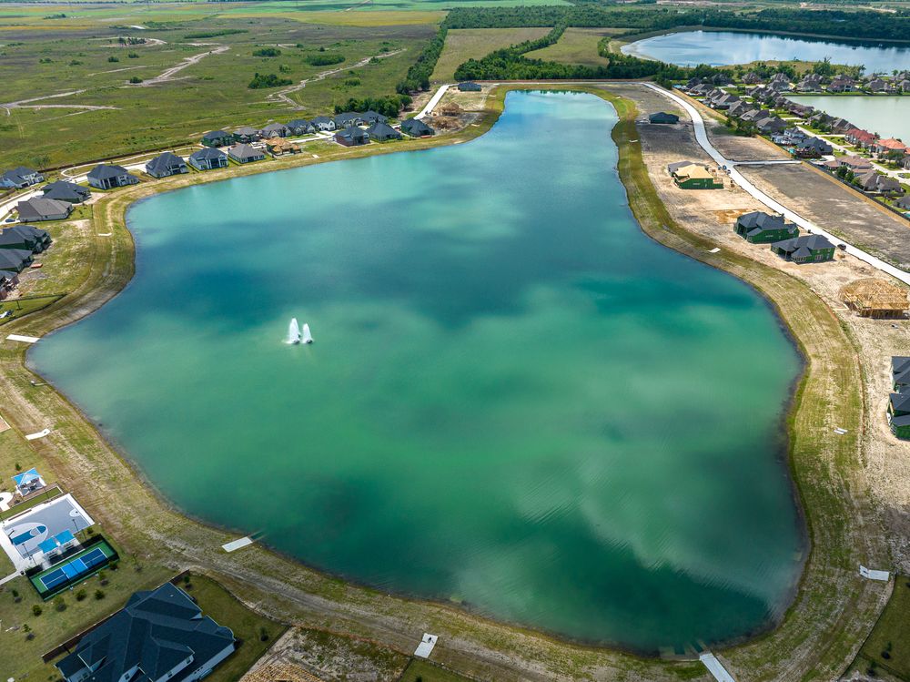 10-TM-Avalon-Friendswood amenities Lake Aerials-20230501
