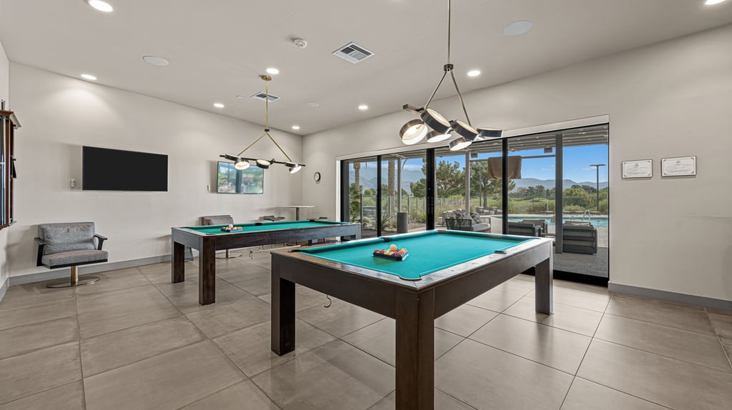 11-custom-Ovation Clubhouse-11