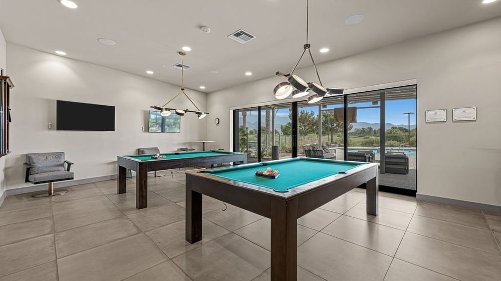11-custom-Ovation Clubhouse-11
