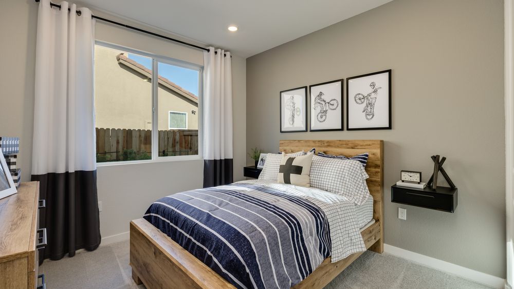 125 Larkspur