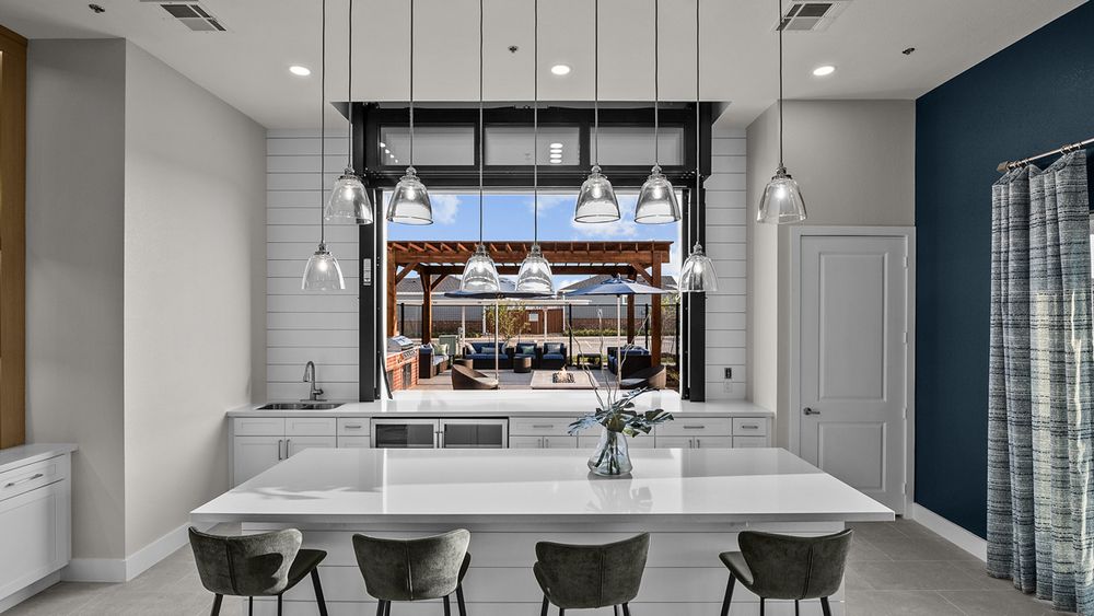 13-for-rent-houston-Cypress_clubhouse