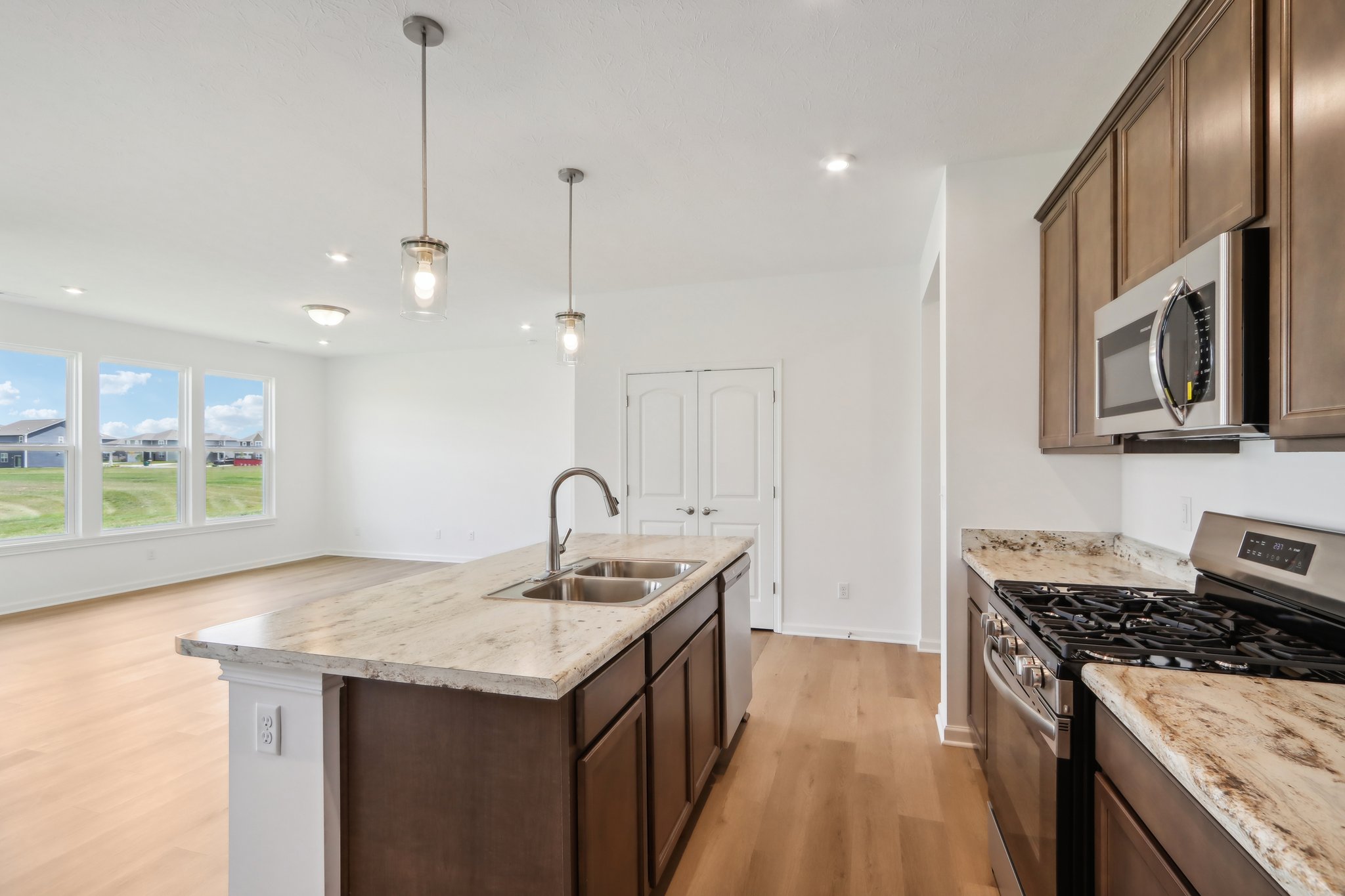 15 Kitchen