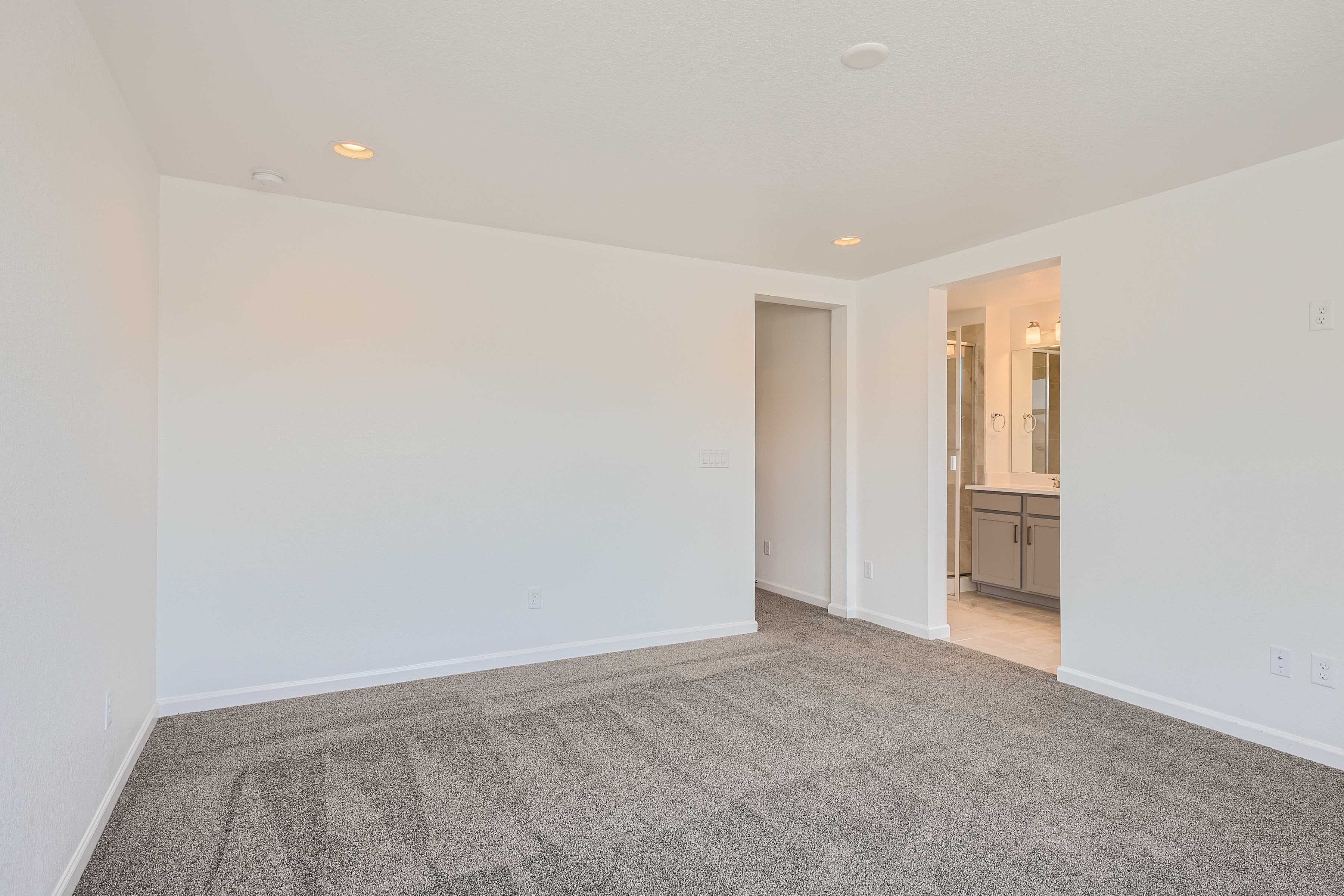 16 2nd Floor Primary Bedroom