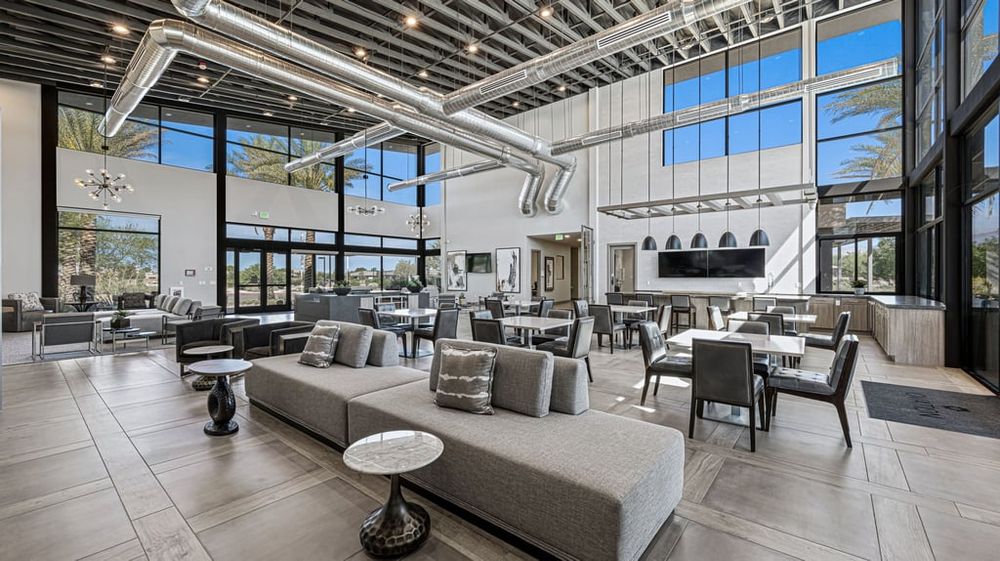 17-custom-Ovation Clubhouse-17