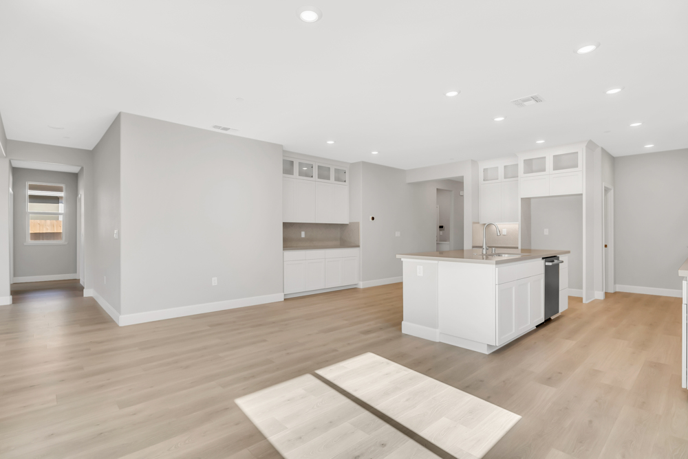 Home for Sale 1726 Lakeridge Lane Lot 568, Lincoln, CA 95648