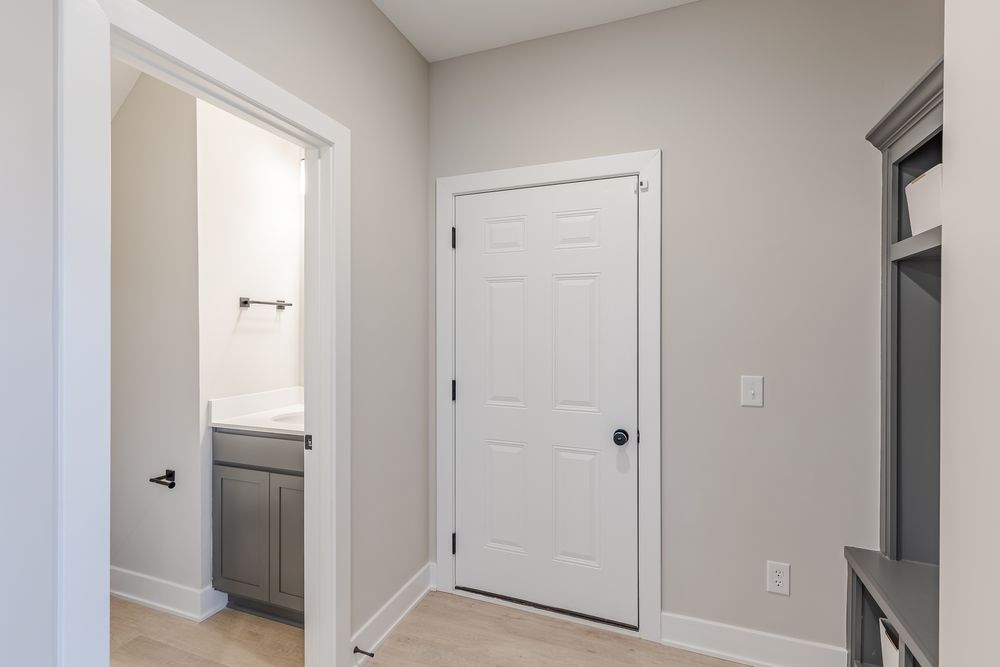 17 Garage Entry