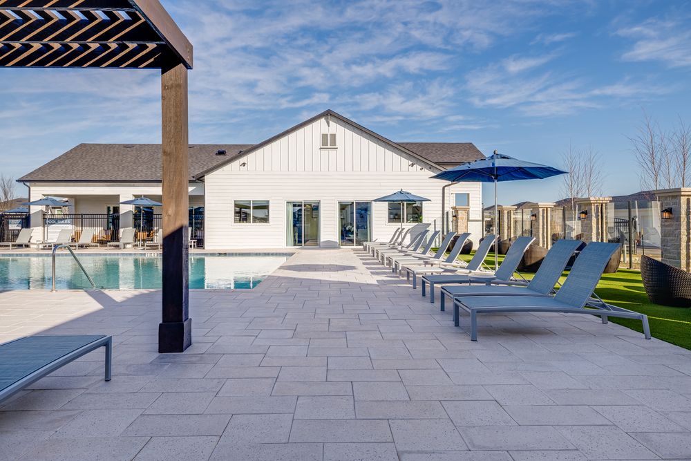06_pool-area_dallas-beltmill.jpg