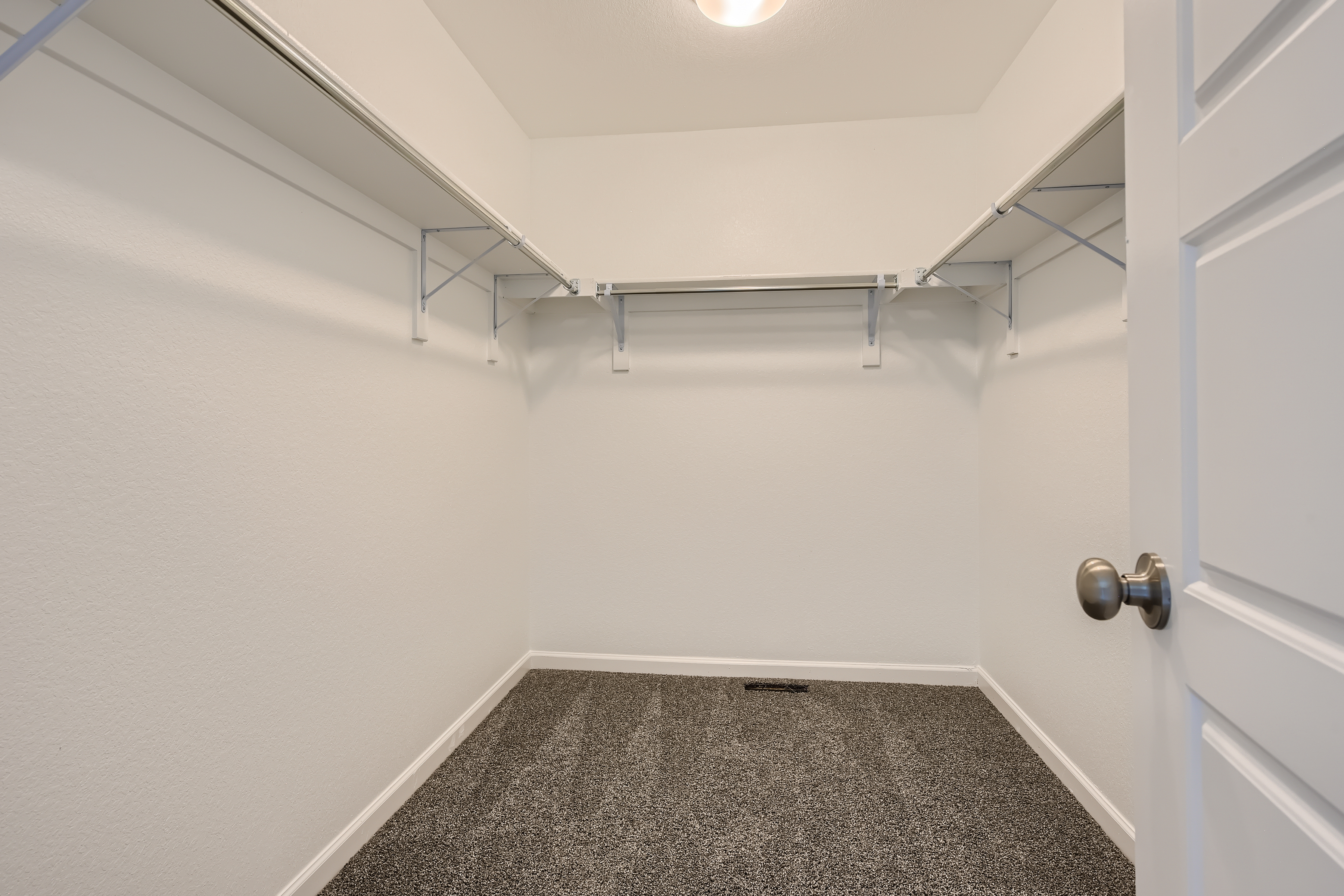19 2nd Floor Primary Bedroom Closet