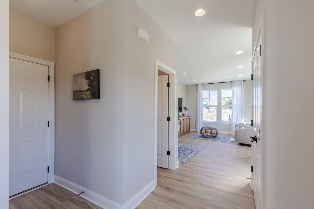 19 Entry Foyer