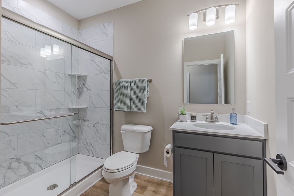 19 Guest Bathroom