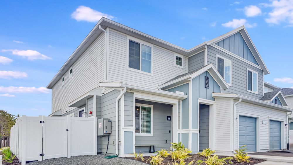 1_Unit-1_Yardly-Bellalago_Orlando_Private-Backyards_Townhome-for-Rent