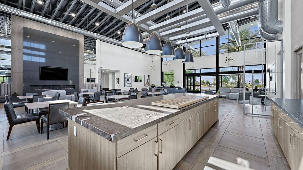 21-custom-Ovation Clubhouse-21
