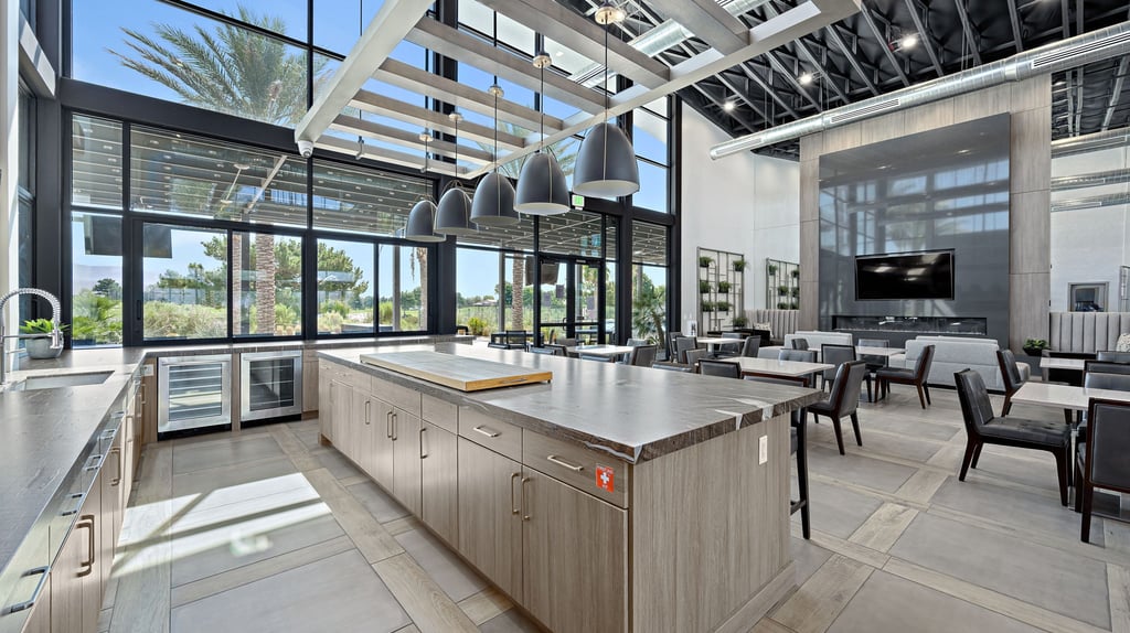 22-custom-Ovation Clubhouse-22