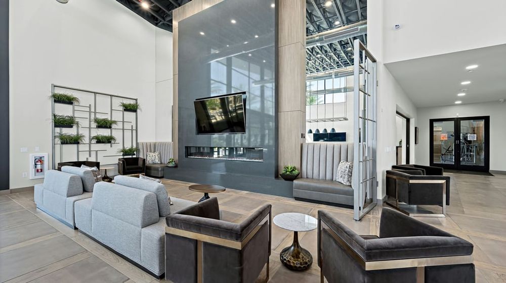 23-custom-Ovation Clubhouse-23