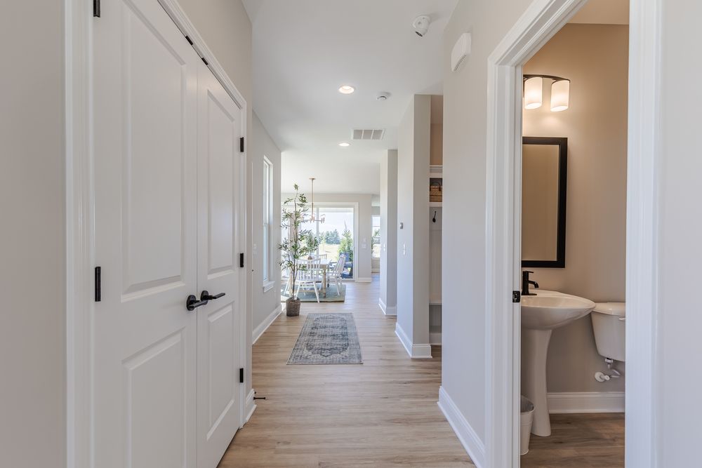 25 Entry Foyer