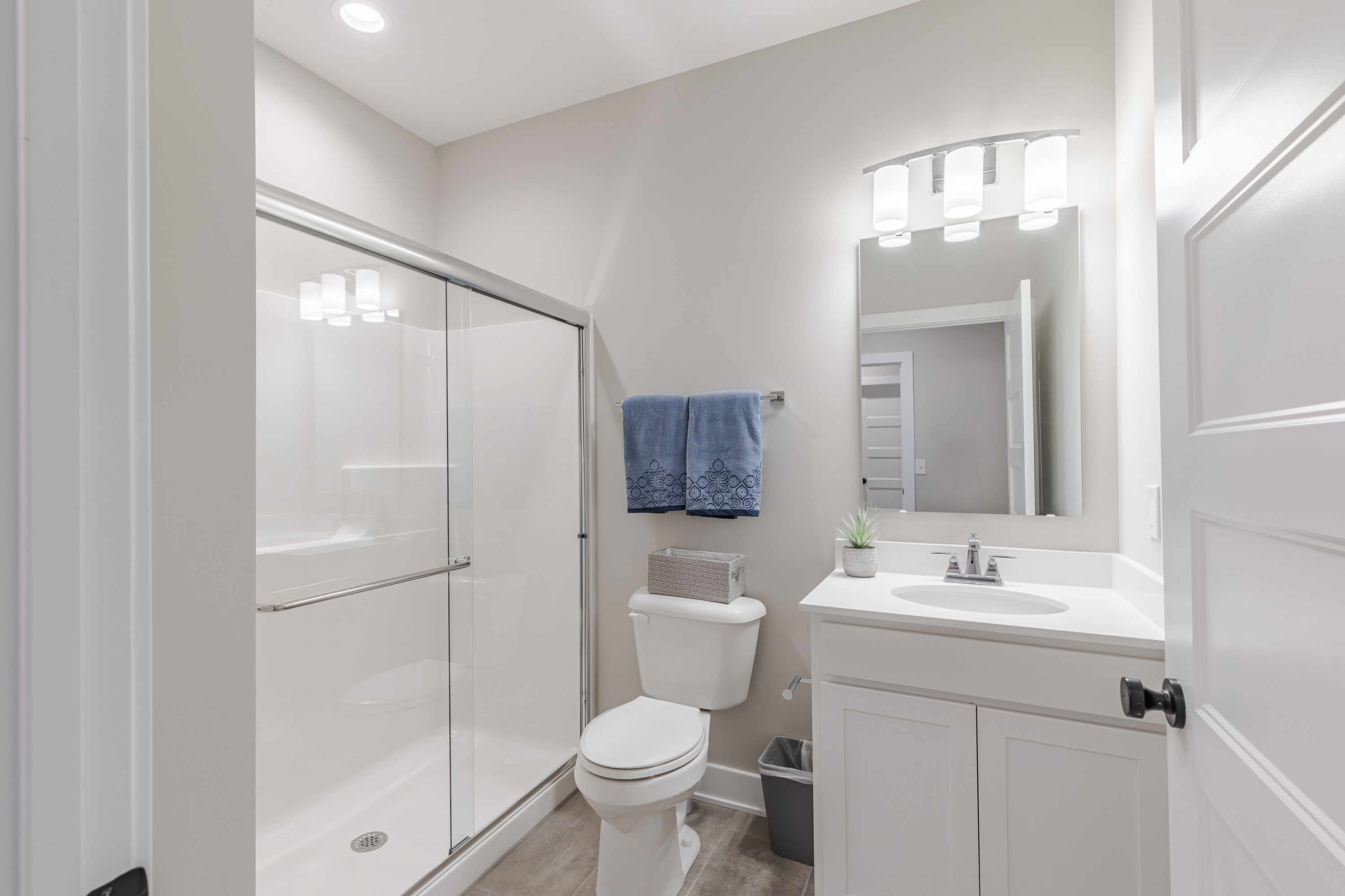 25 Guest Bathroom