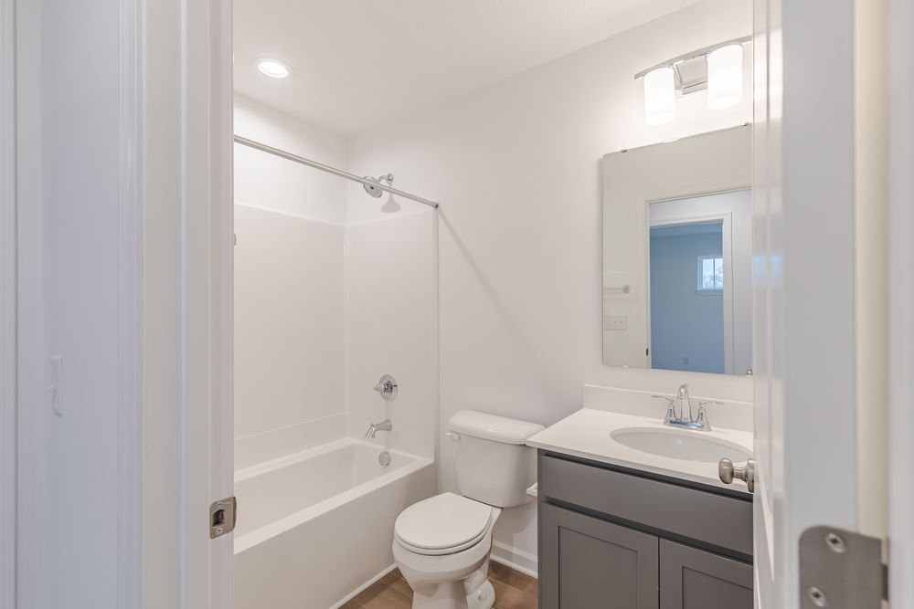 25 Hall Bathroom