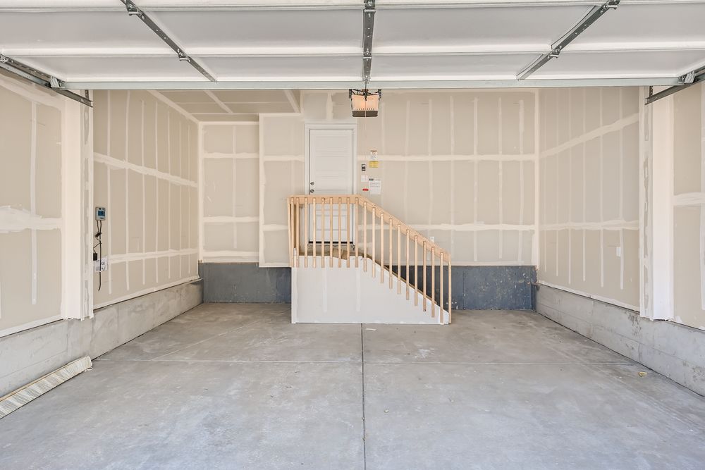 27 Garage