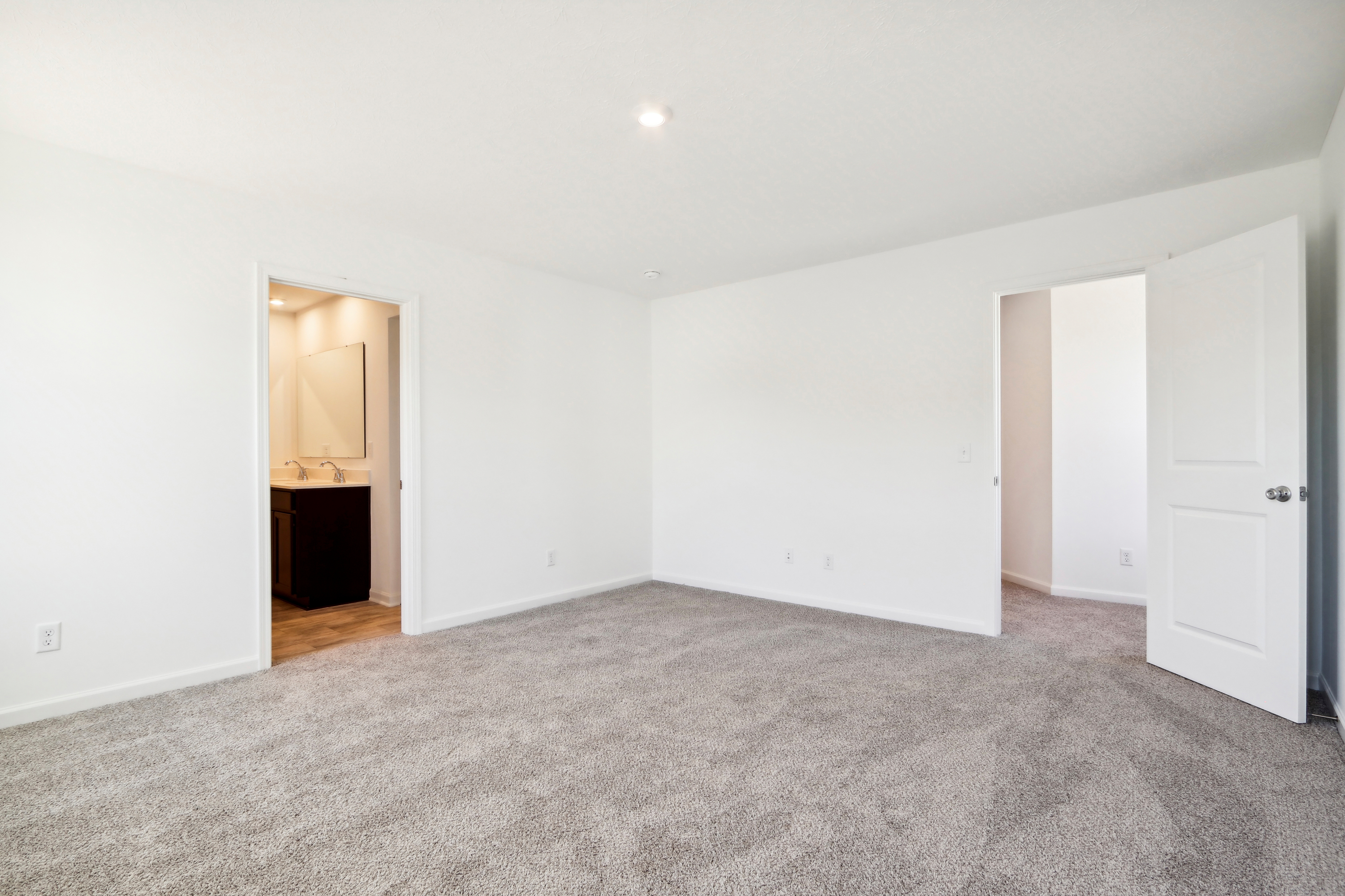 27 Primary Suite