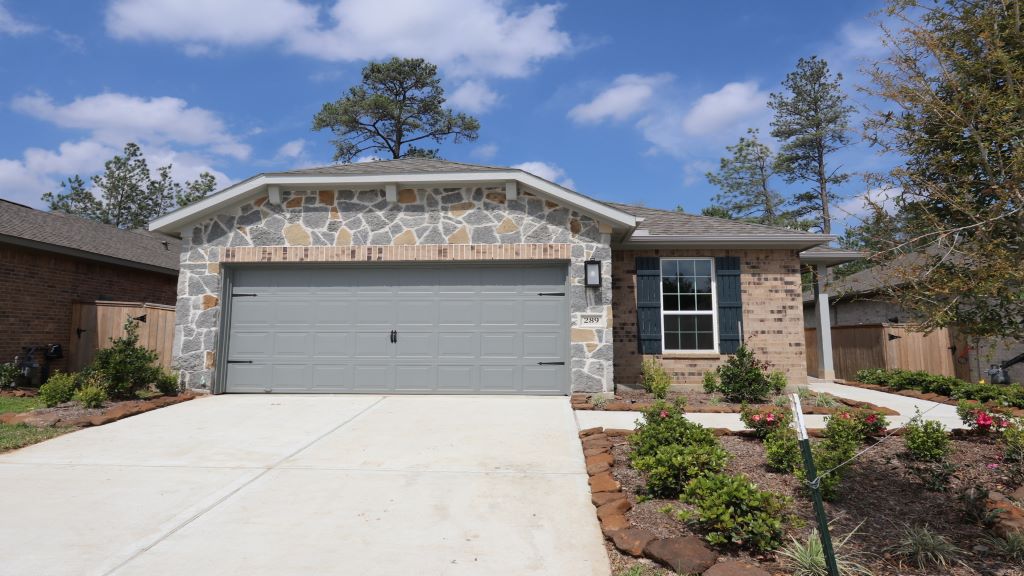 289 West Stargazer Lily Bend