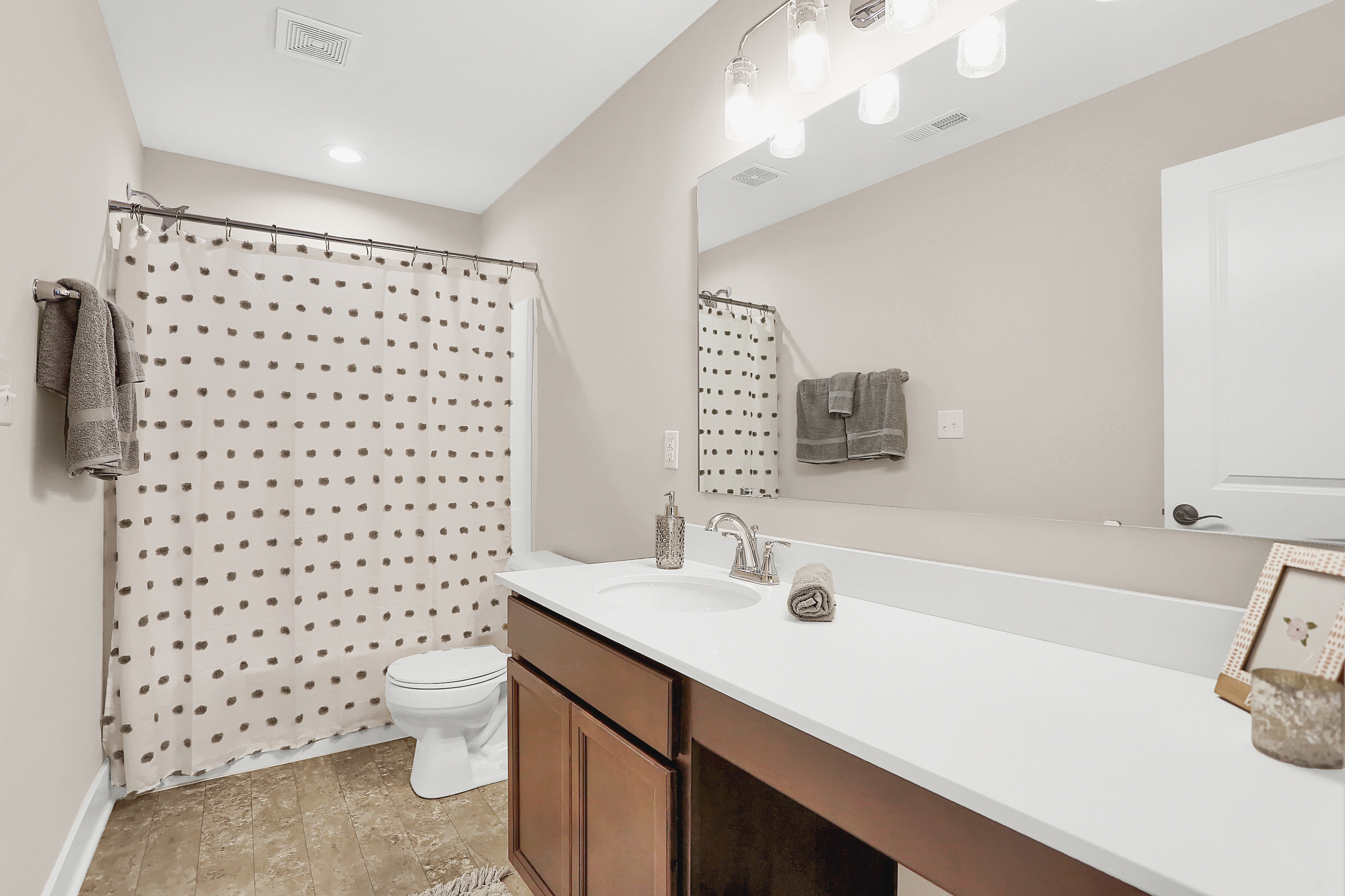 29 Hallway Bathroom