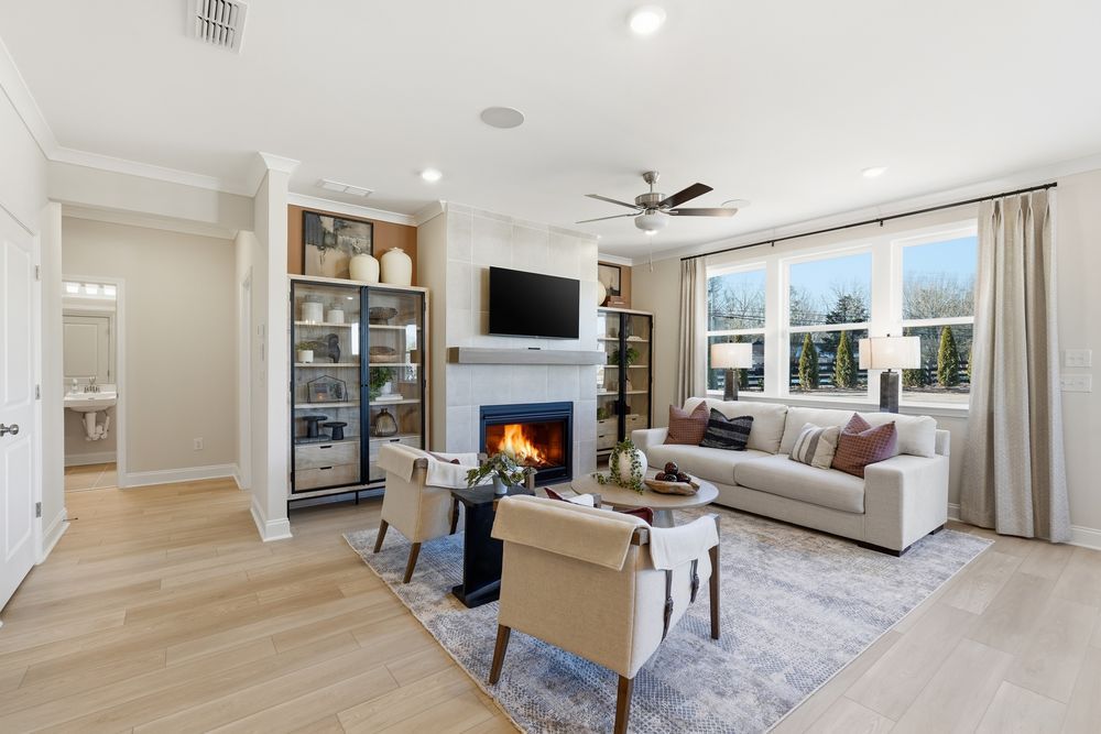 hj-ga-atlanta-dreycott-essex-lot-75-tv-lounge-001.jpg