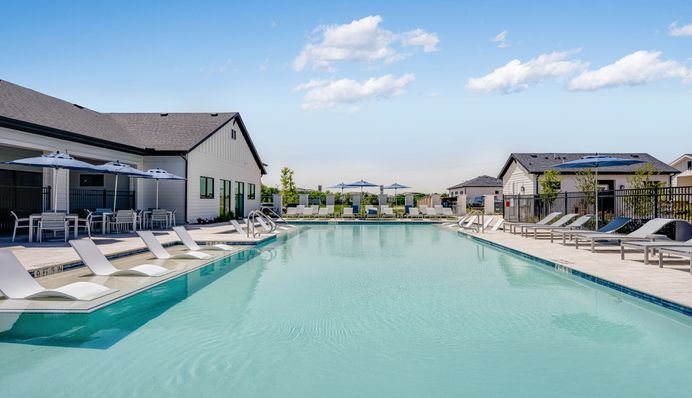 02_Melissa-TX_Apartment-Pool_Yardly-Stoneridge-Amenities.jpg