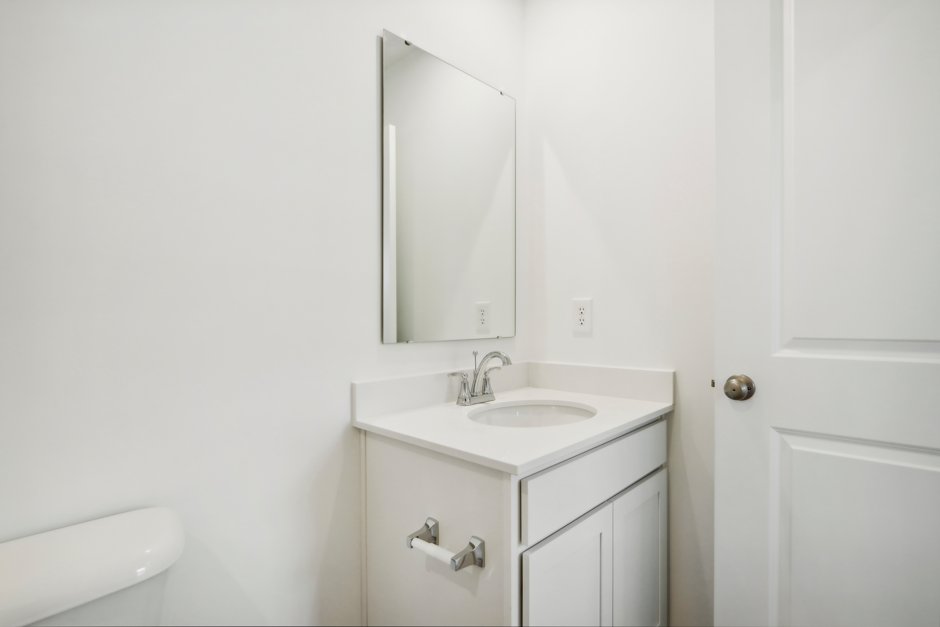 31 Hall Bathroom