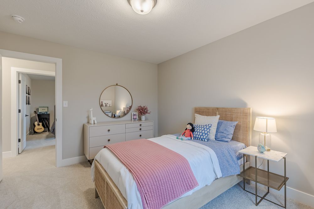32 Bedroom 2