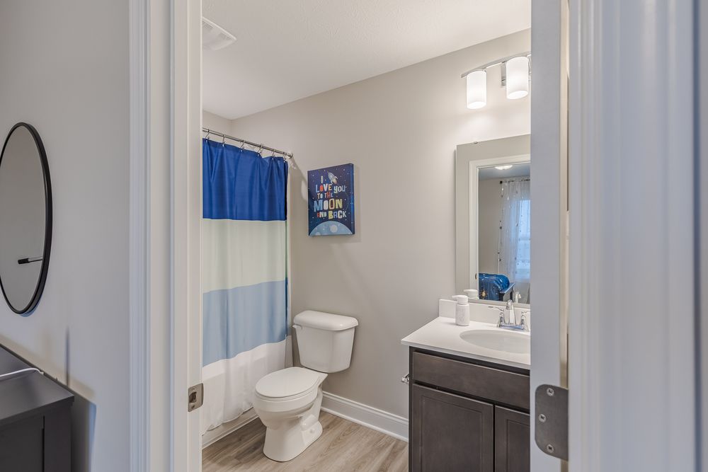 37 Full Bathroom Third Floor