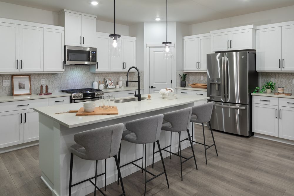 Piper Ridge Townhomes Sorrel Kitchen.jpg