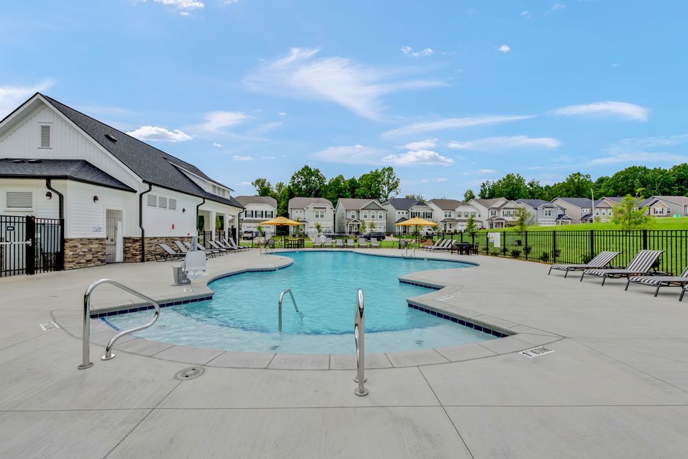 hj-nc-raleigh-camden-place-99-hank-pool area-08.jpg