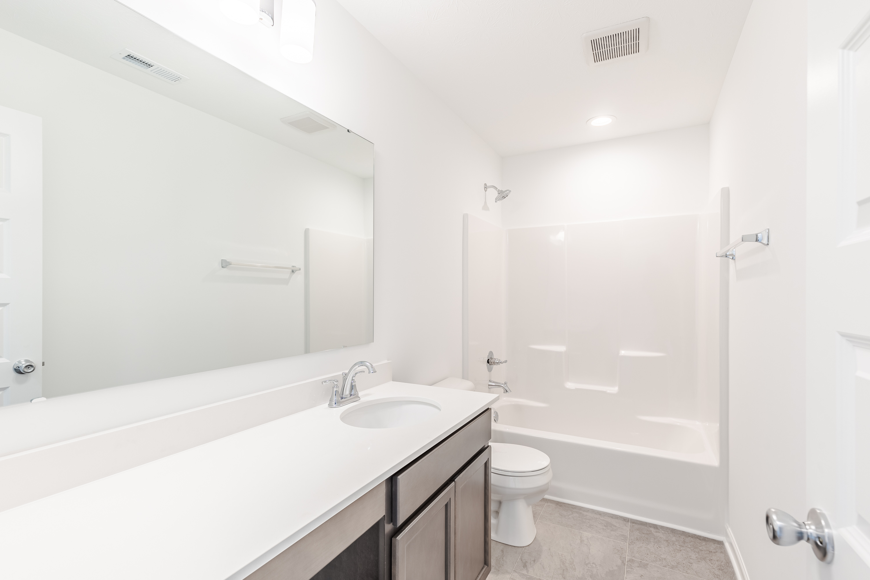 44 Hall Bathroom