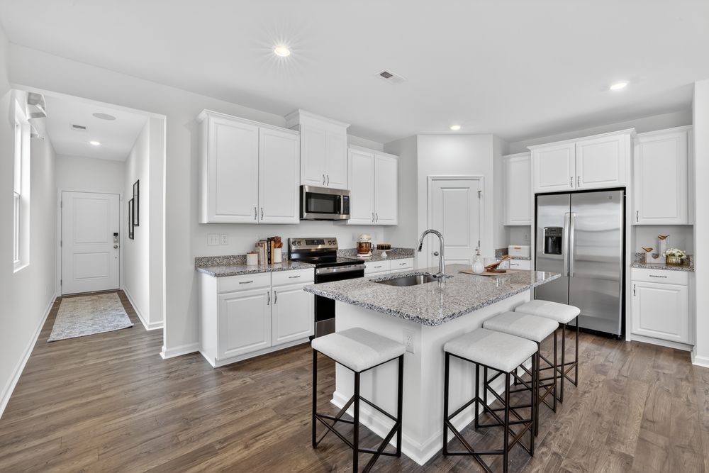 hj-nc-charlotte-fincastle-glen-linville-lot-13-kitchen-002.jpg