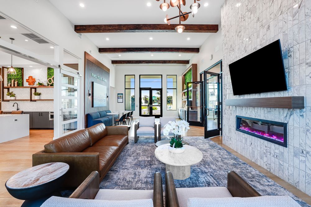 2_tv-lounge_yardly-yardly-ellenton.jpg