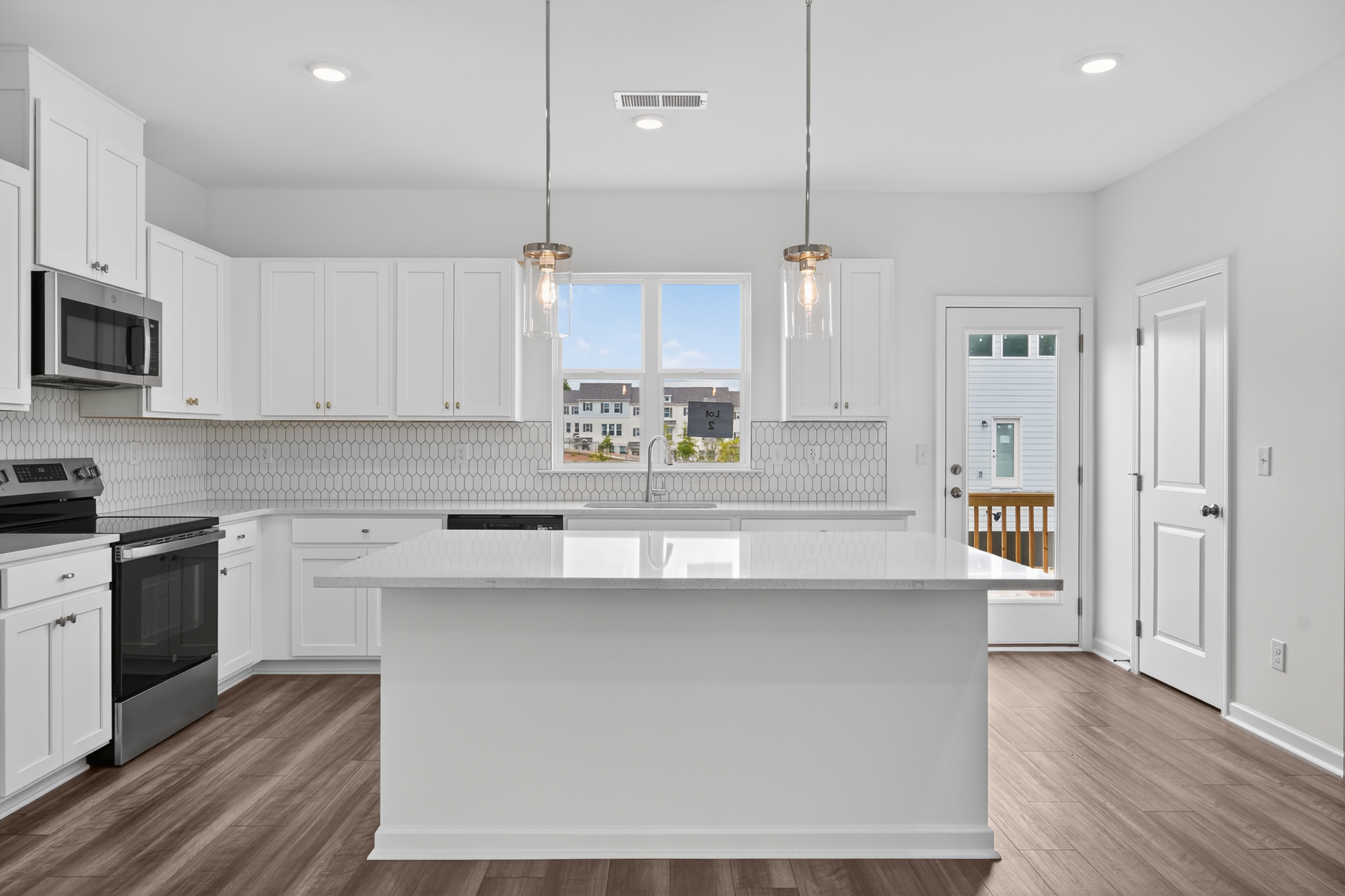 hj-ga-atlanta-chandler-run-oconee-lot-2-kitchen-01.jpg