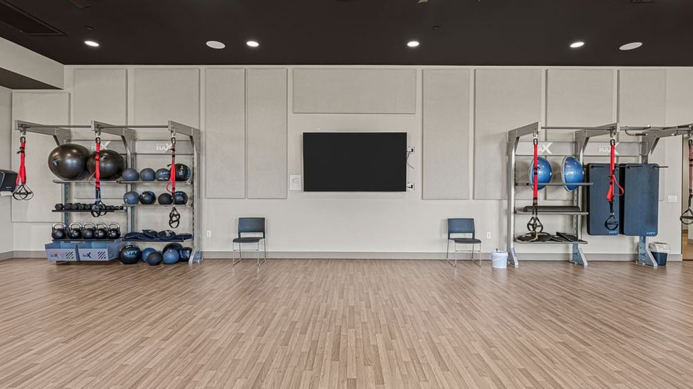 6-custom-Ovation Clubhouse-6